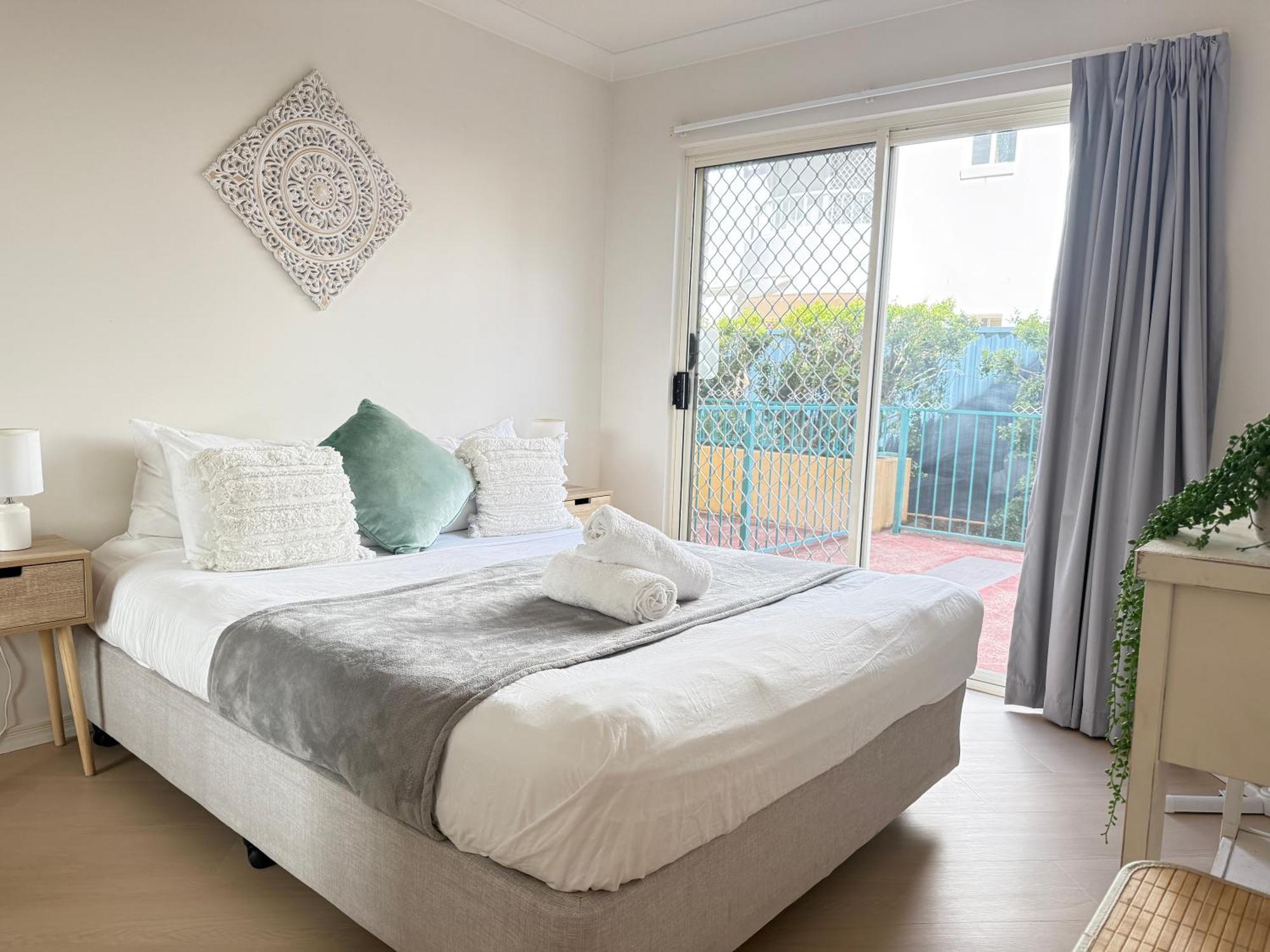 Chevron Island Apartment - Cozy And Convenient Гоулд Коуст Екстериор снимка